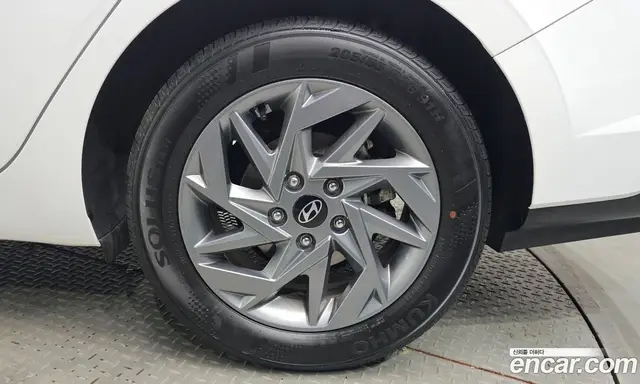 Hyundai Avante 2024 1.6 автомат (гидро), миниатюра 7