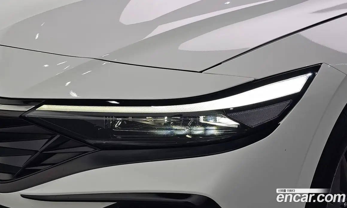 Hyundai Avante 2024 1.6 автомат (гидро), фото 8