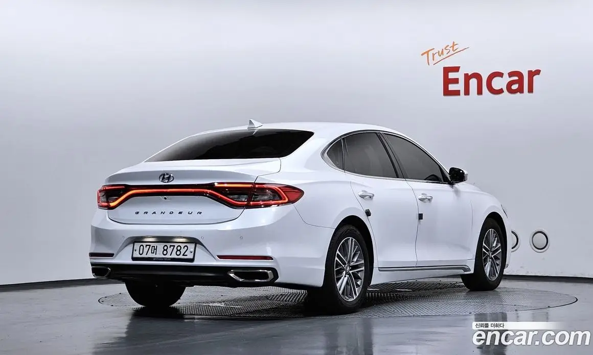 Hyundai Grandeur 2018 2.4 автомат (гидро), фото 2 Hyundai Grandeur 2018 2.4 автомат (гидро), фото 2