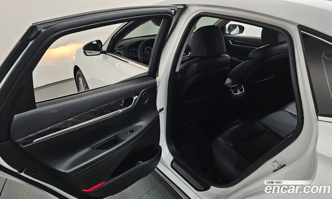 Hyundai Grandeur 2018 2.4 автомат (гидро), фото 17 Hyundai Grandeur 2018 2.4 автомат (гидро), фото 17