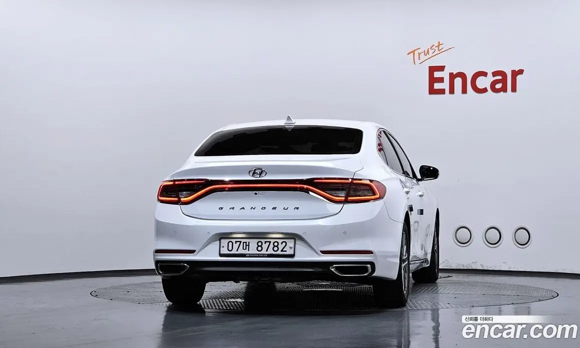 Hyundai Grandeur 2018 2.4 автомат (гидро), фото 4 Hyundai Grandeur 2018 2.4 автомат (гидро), фото 4