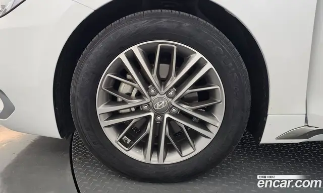 Hyundai Grandeur 2018 2.4 автомат (гидро), миниатюра 5 Hyundai Grandeur 2018 2.4 автомат (гидро), миниатюра 5