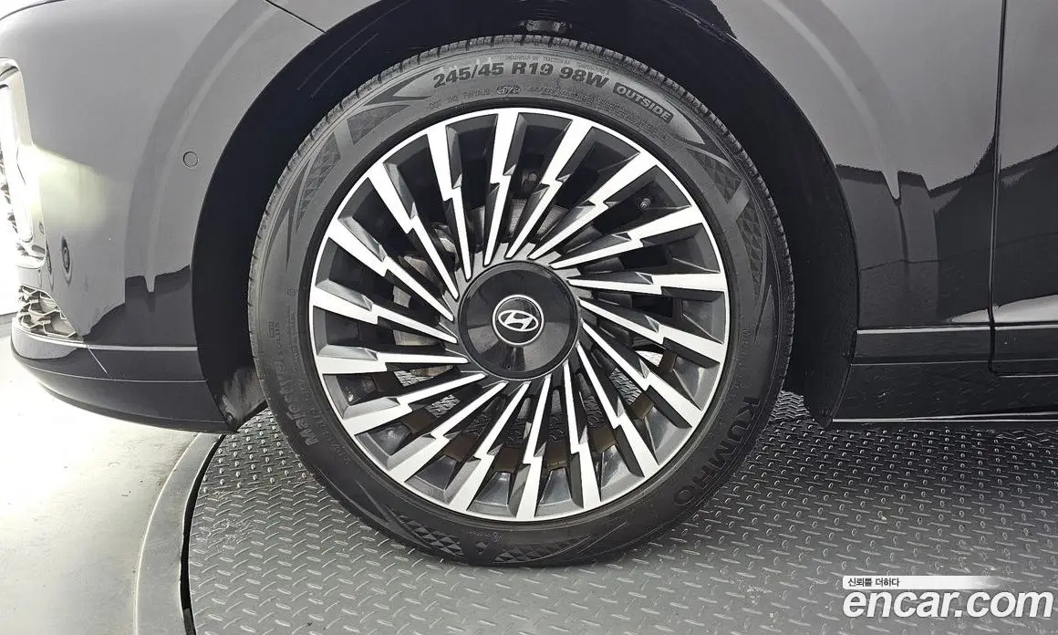 Hyundai Grandeur 2023 1.6 автомат (гидро), фото 5