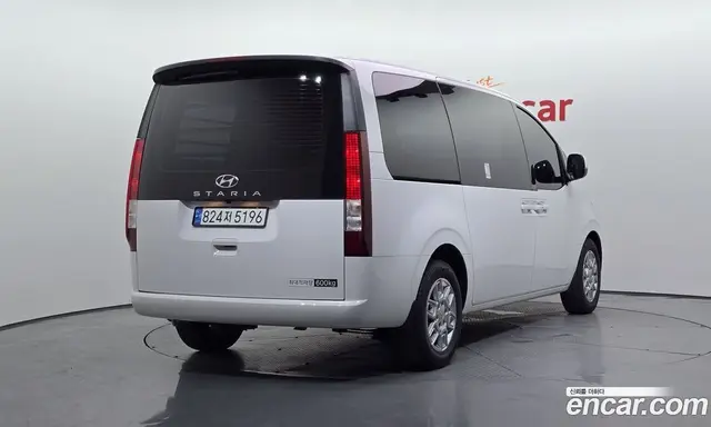 Hyundai Staria 2023 2.2 автомат (гидро), миниатюра 2