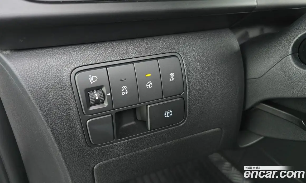 Hyundai Staria 2023 2.2 автомат (гидро), фото 18