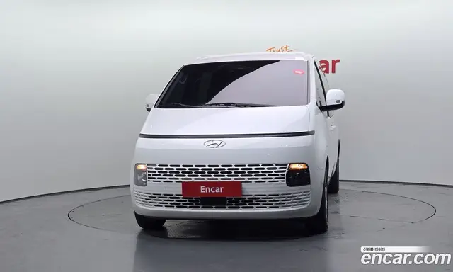Hyundai Staria 2023 2.2 автомат (гидро), миниатюра 3