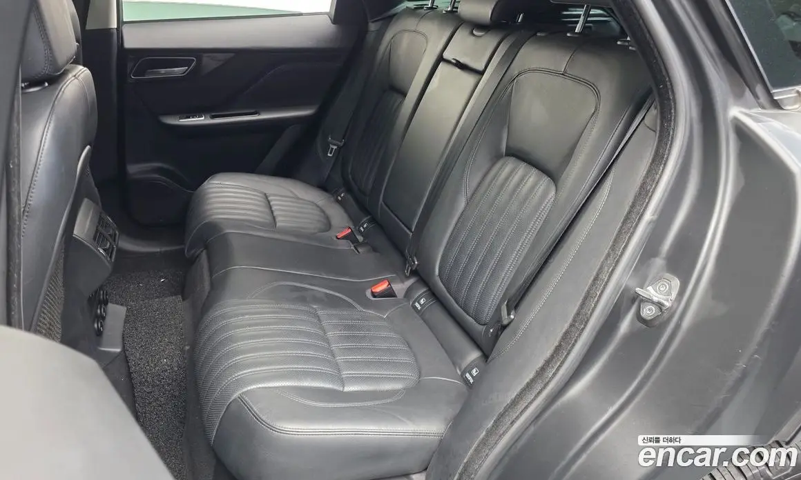 Jaguar F-Pace 2018 2.0 автомат (гидро), фото 16 Jaguar F-Pace 2018 2.0 автомат (гидро), фото 16