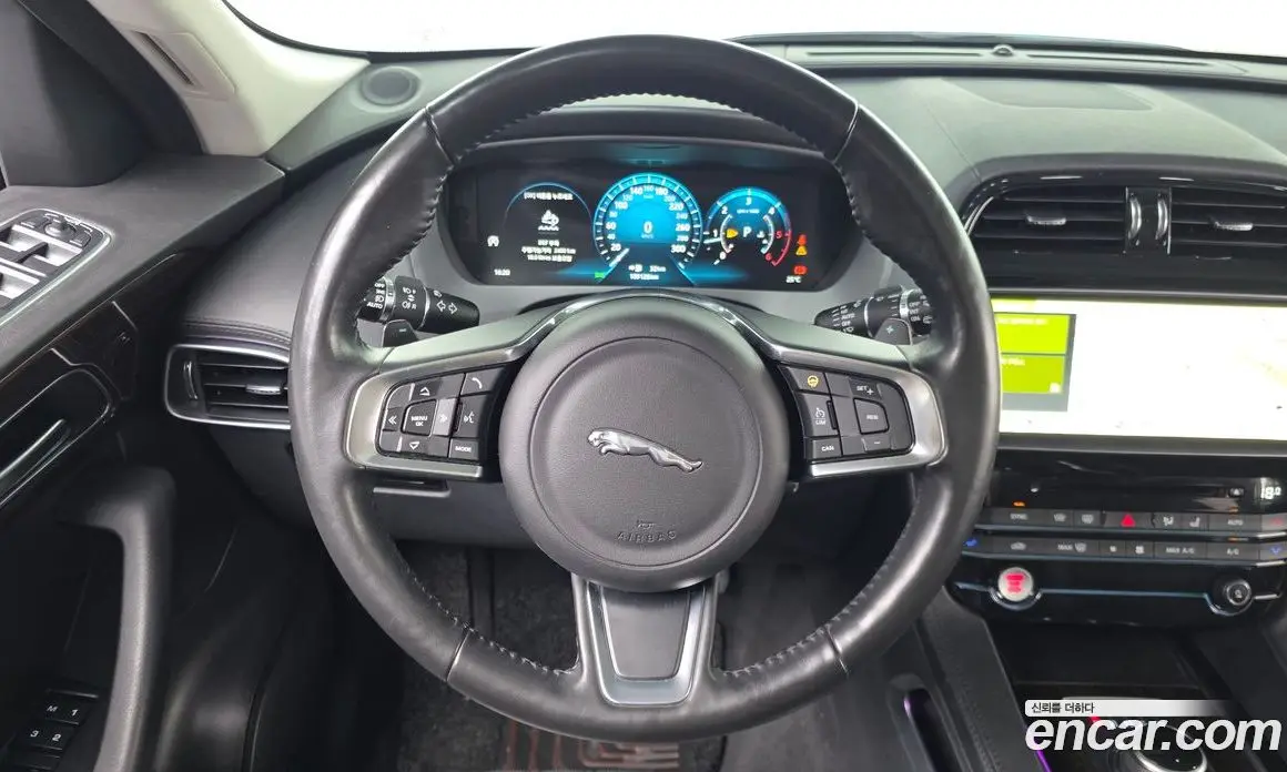 Jaguar F-Pace 2018 2.0 автомат (гидро), фото 19 Jaguar F-Pace 2018 2.0 автомат (гидро), фото 19