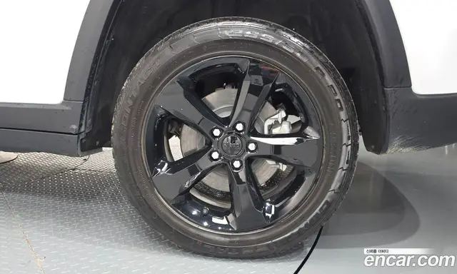 Jeep Cherokee 2023 2.0 автомат (гидро), миниатюра 7 Jeep Cherokee 2023 2.0 автомат (гидро), миниатюра 7