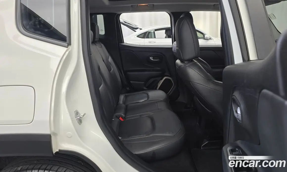 Jeep Renegade 2017 2.4 автомат (гидро), фото 17 Jeep Renegade 2017 2.4 автомат (гидро), фото 17