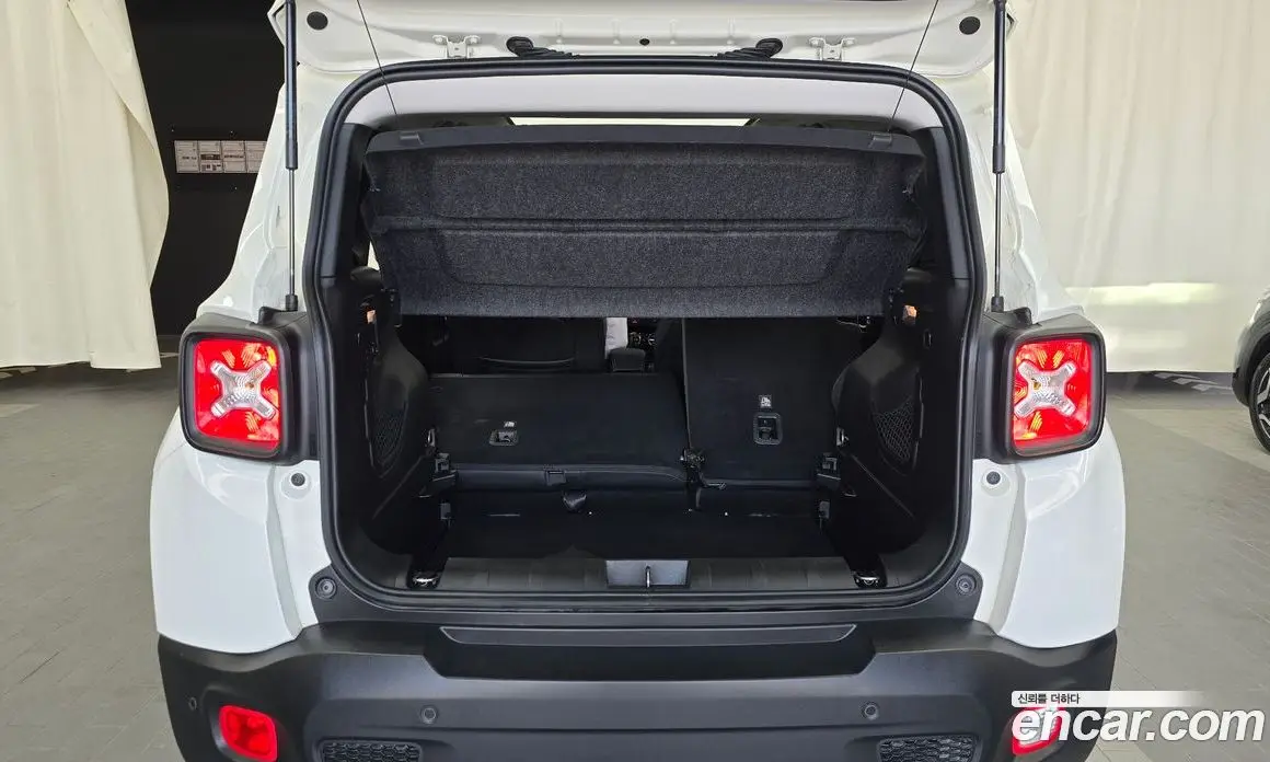 Jeep Renegade 2017 2.4 автомат (гидро), фото 26 Jeep Renegade 2017 2.4 автомат (гидро), фото 26
