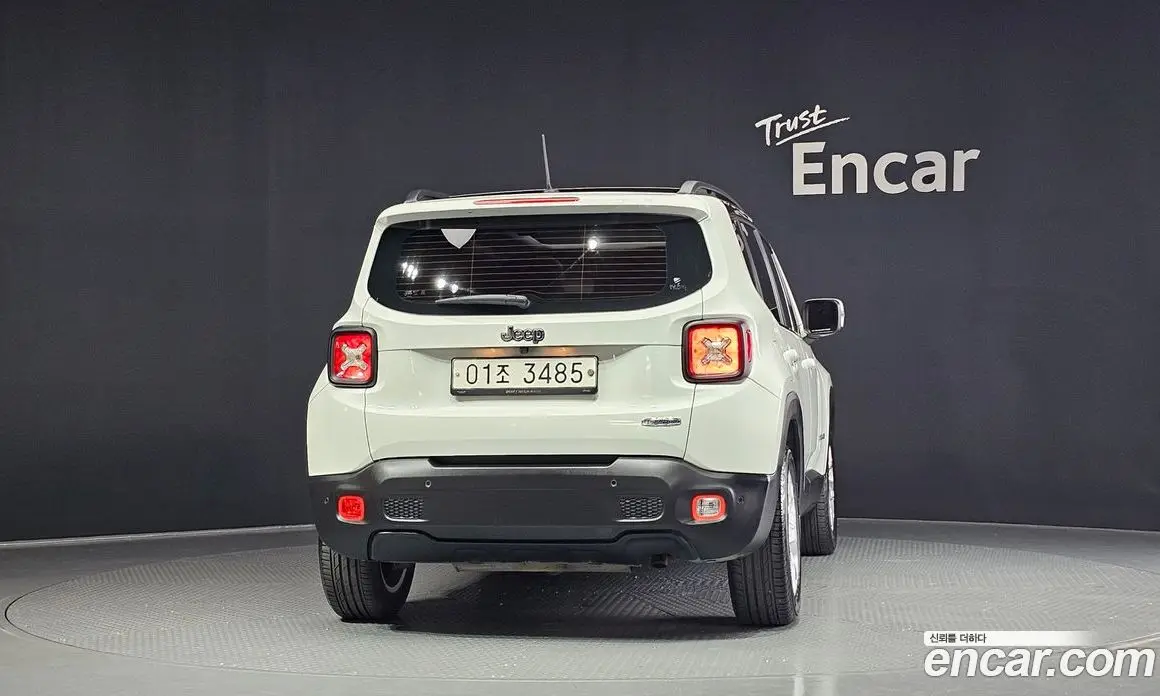 Jeep Renegade 2017 2.4 автомат (гидро), фото 4 Jeep Renegade 2017 2.4 автомат (гидро), фото 4