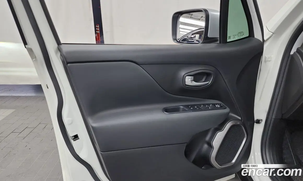 Jeep Renegade 2022 1.3 автомат (гидро), фото 14 Jeep Renegade 2022 1.3 автомат (гидро), фото 14