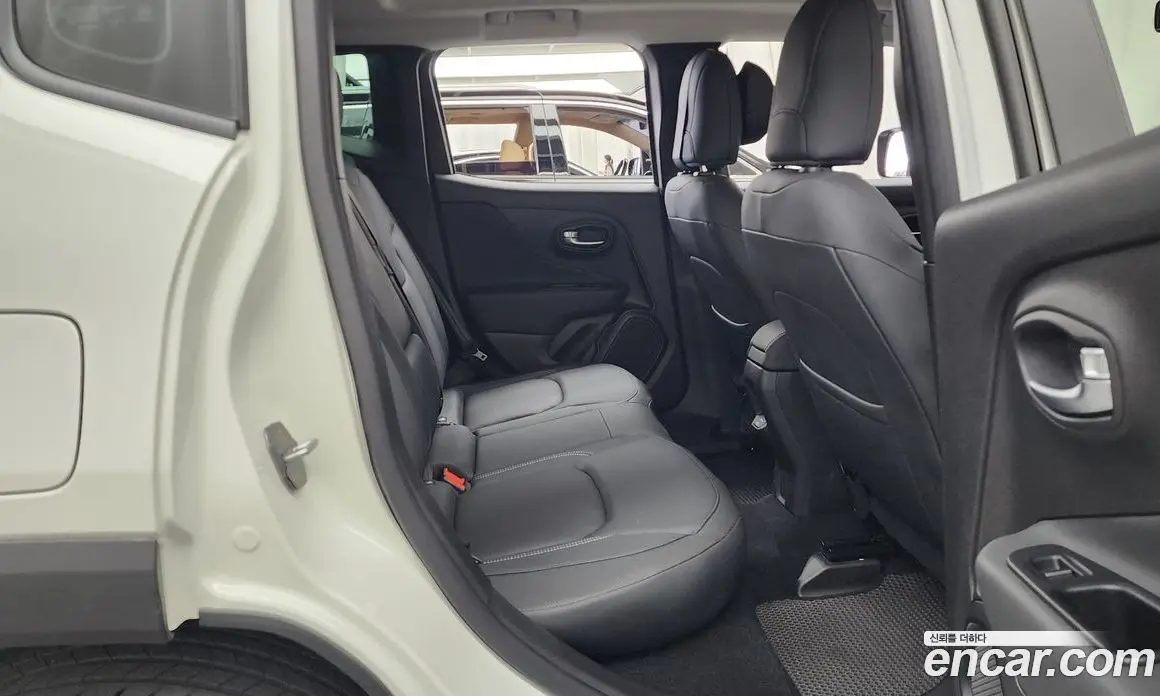 Jeep Renegade 2022 1.3 автомат (гидро), фото 18 Jeep Renegade 2022 1.3 автомат (гидро), фото 18
