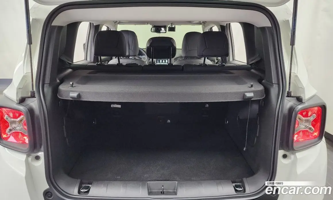 Jeep Renegade 2022 1.3 автомат (гидро), фото 26 Jeep Renegade 2022 1.3 автомат (гидро), фото 26