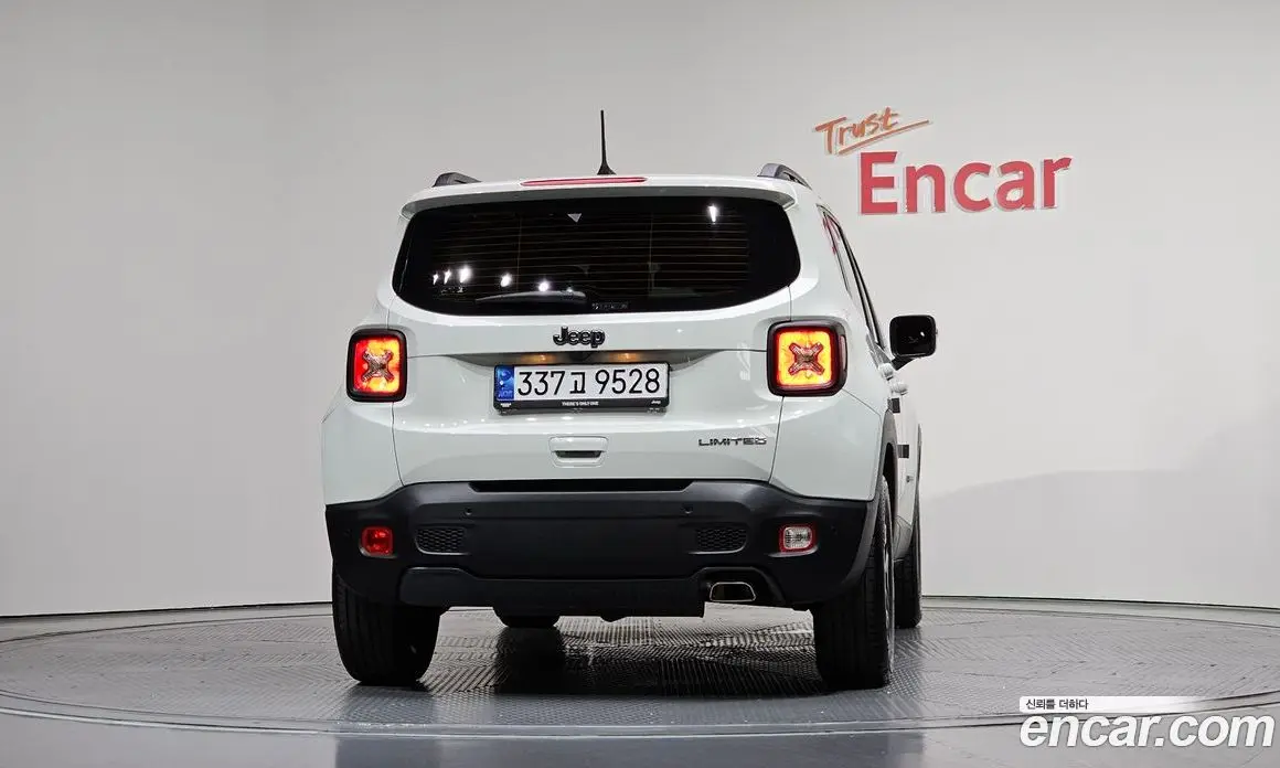 Jeep Renegade 2022 1.3 автомат (гидро), фото 4 Jeep Renegade 2022 1.3 автомат (гидро), фото 4
