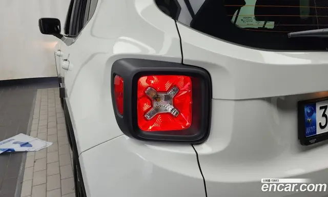 Jeep Renegade 2022 1.3 автомат (гидро), миниатюра 9 Jeep Renegade 2022 1.3 автомат (гидро), миниатюра 9