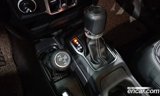 Jeep Wrangler 2019 2.0 автомат (гидро), миниатюра 12
