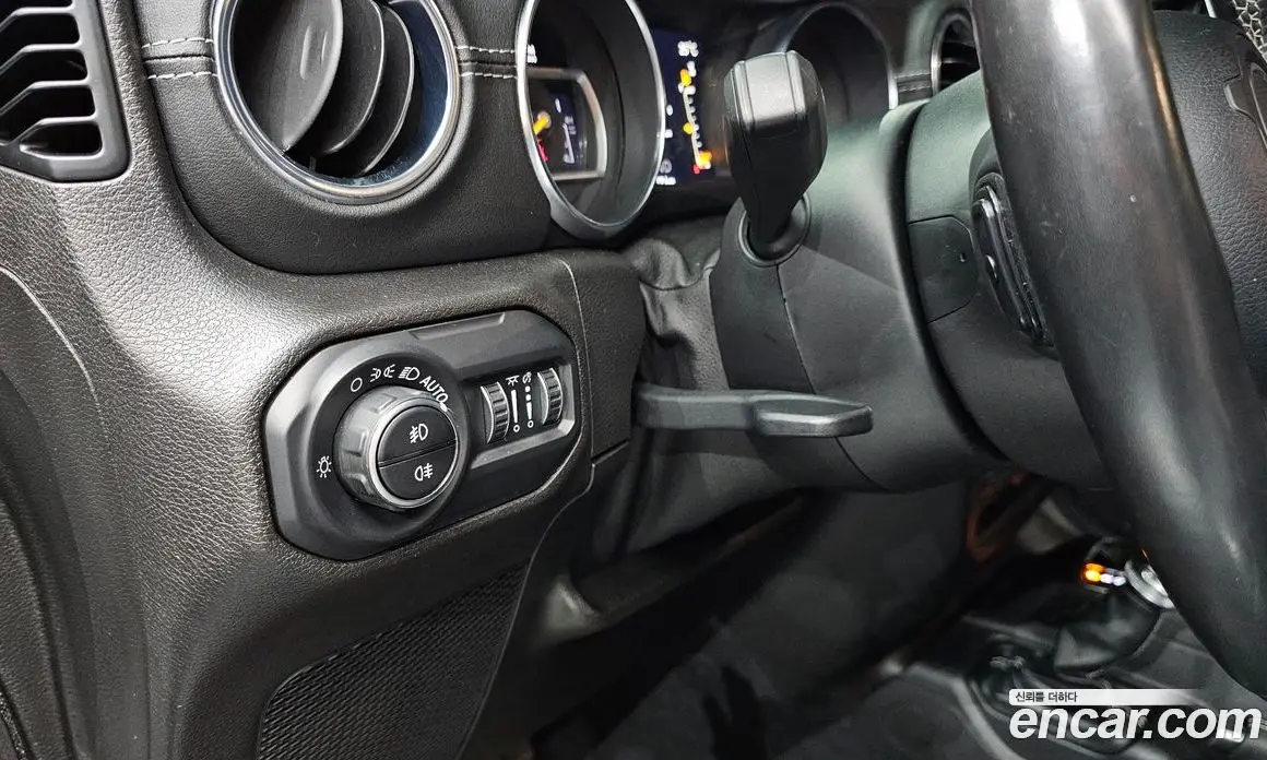Jeep Wrangler 2019 2.0 автомат (гидро), фото 26 Jeep Wrangler 2019 2.0 автомат (гидро), фото 26