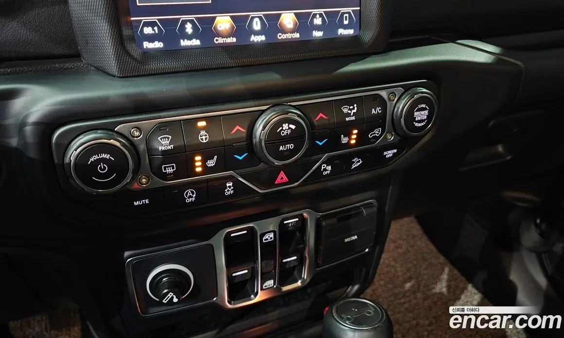 Jeep Wrangler 2019 2.0 автомат (гидро), фото 32 Jeep Wrangler 2019 2.0 автомат (гидро), фото 32
