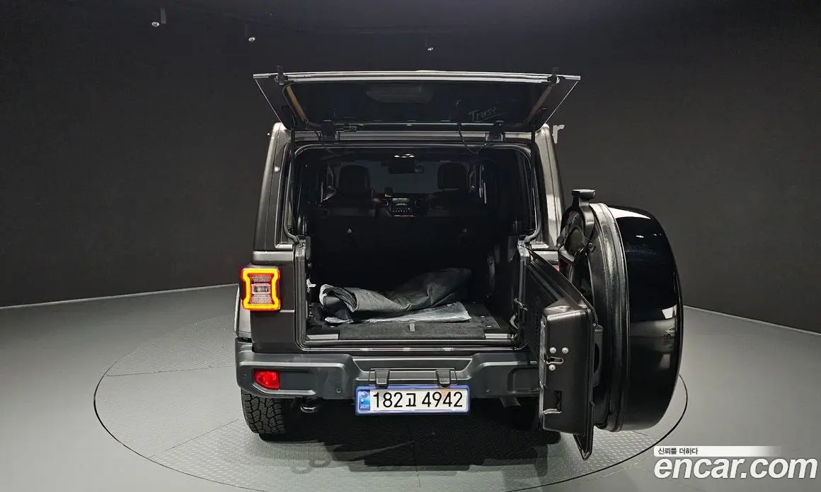Jeep Wrangler 2019 2.0 автомат (гидро), фото 34 Jeep Wrangler 2019 2.0 автомат (гидро), фото 34