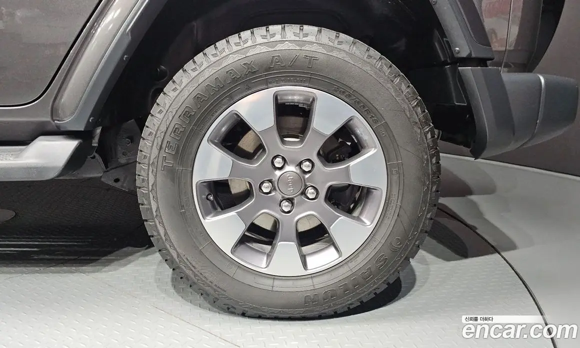 Jeep Wrangler 2019 2.0 автомат (гидро), фото 7 Jeep Wrangler 2019 2.0 автомат (гидро), фото 7