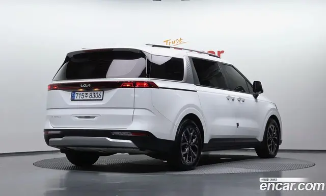 Kia Carnival 2023 2.2 автомат (гидро), миниатюра 2