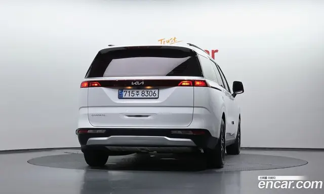 Kia Carnival 2023 2.2 автомат (гидро), миниатюра 4