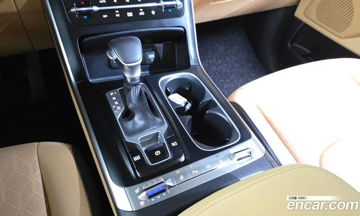 Kia Carnival 2023 2.2 автомат (гидро), фото 9