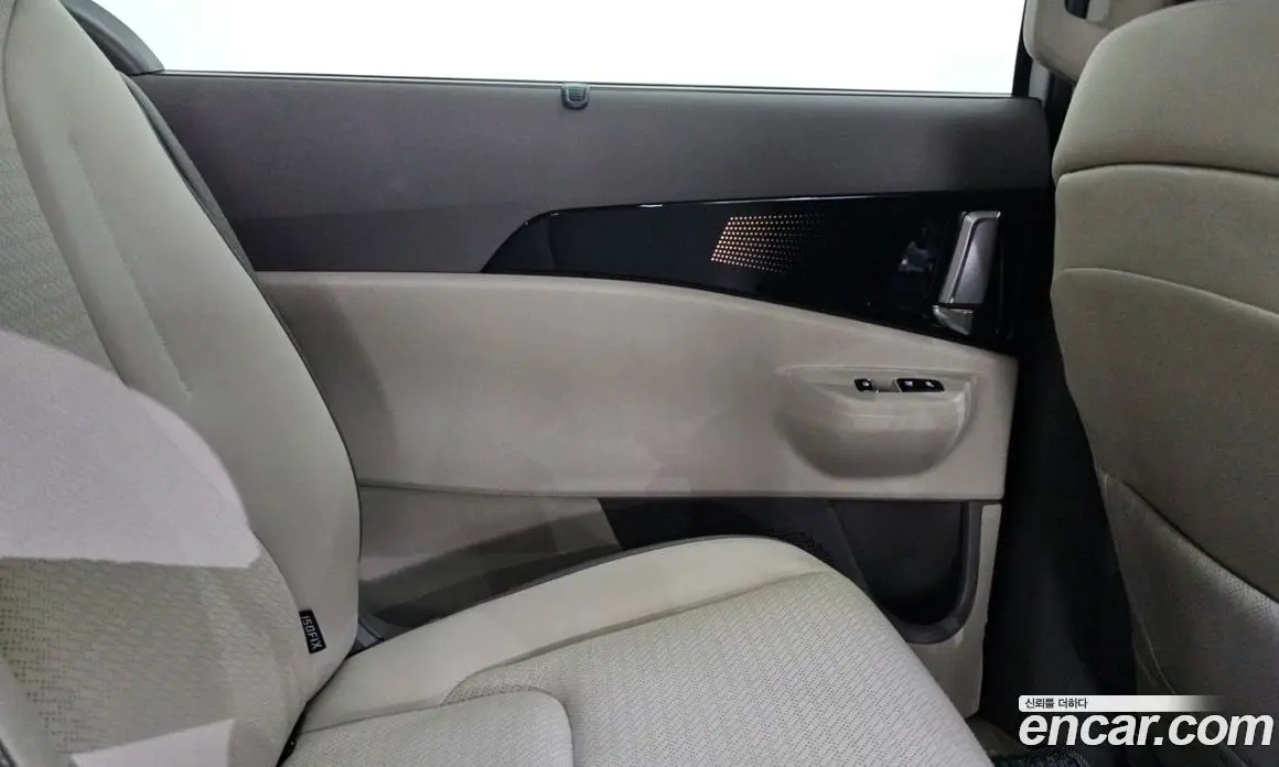 Kia Carnival 2024 1.6 автомат (гидро), фото 15