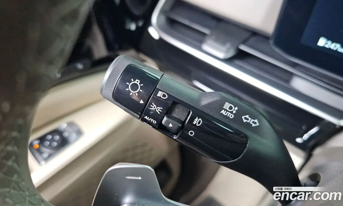 Kia Carnival 2024 1.6 автомат (гидро), фото 33