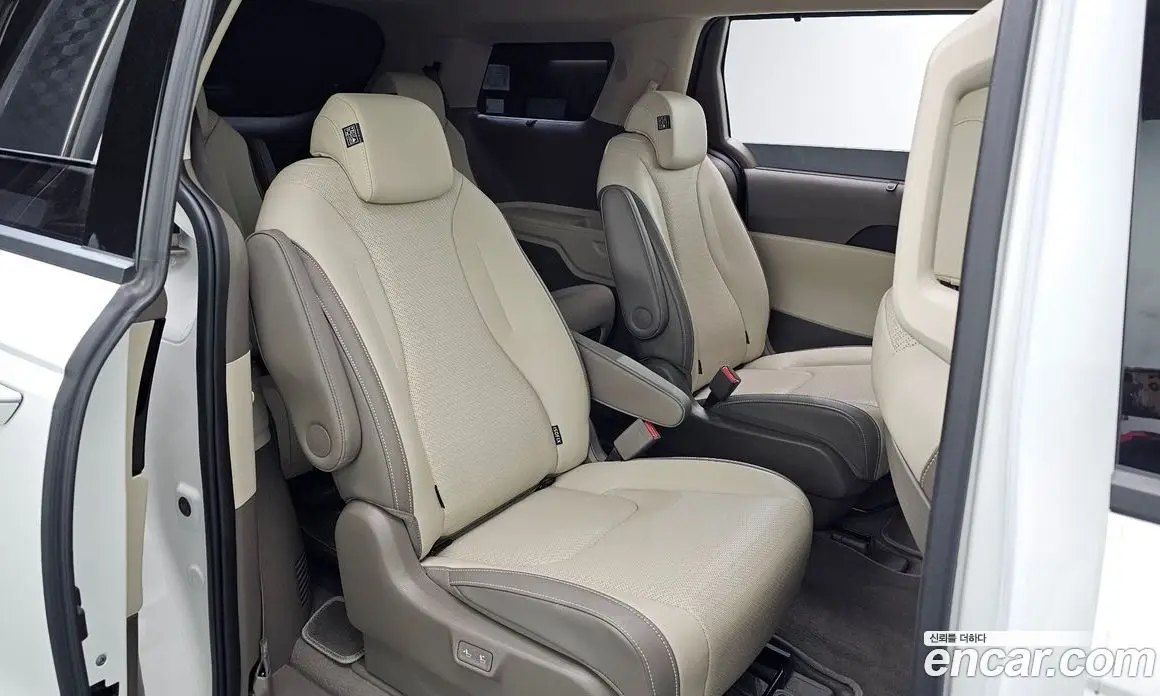 Kia Carnival 2024 1.6 автомат (гидро), фото 18