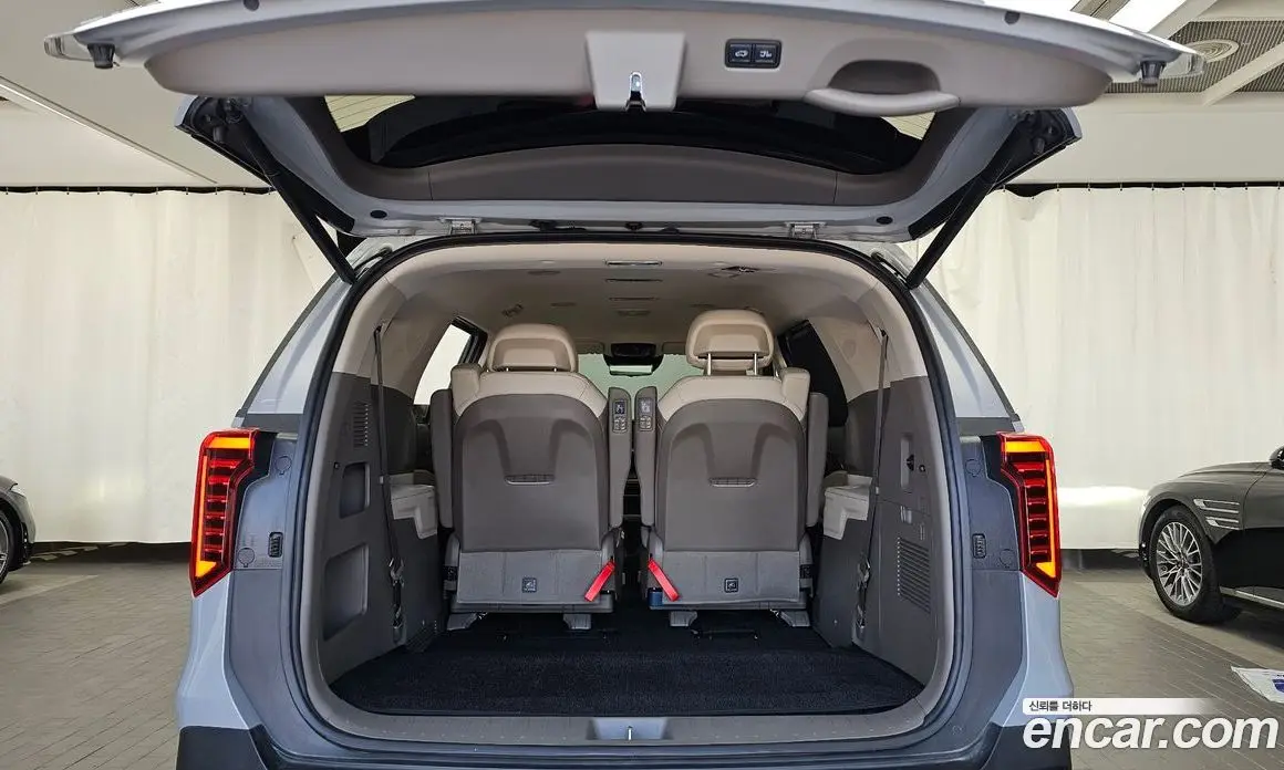 Kia Carnival 2024 1.6 автомат (гидро), фото 26