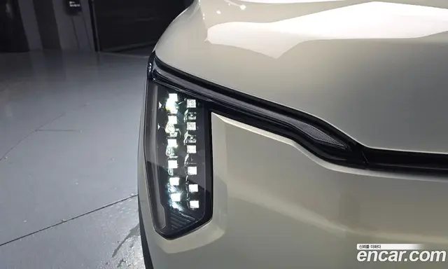 Kia EV3 2025 0.2 автомат (гидро), миниатюра 7