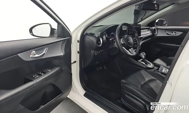Kia K3 2023 1.6 автомат (гидро), миниатюра 10 Kia K3 2023 1.6 автомат (гидро), миниатюра 10