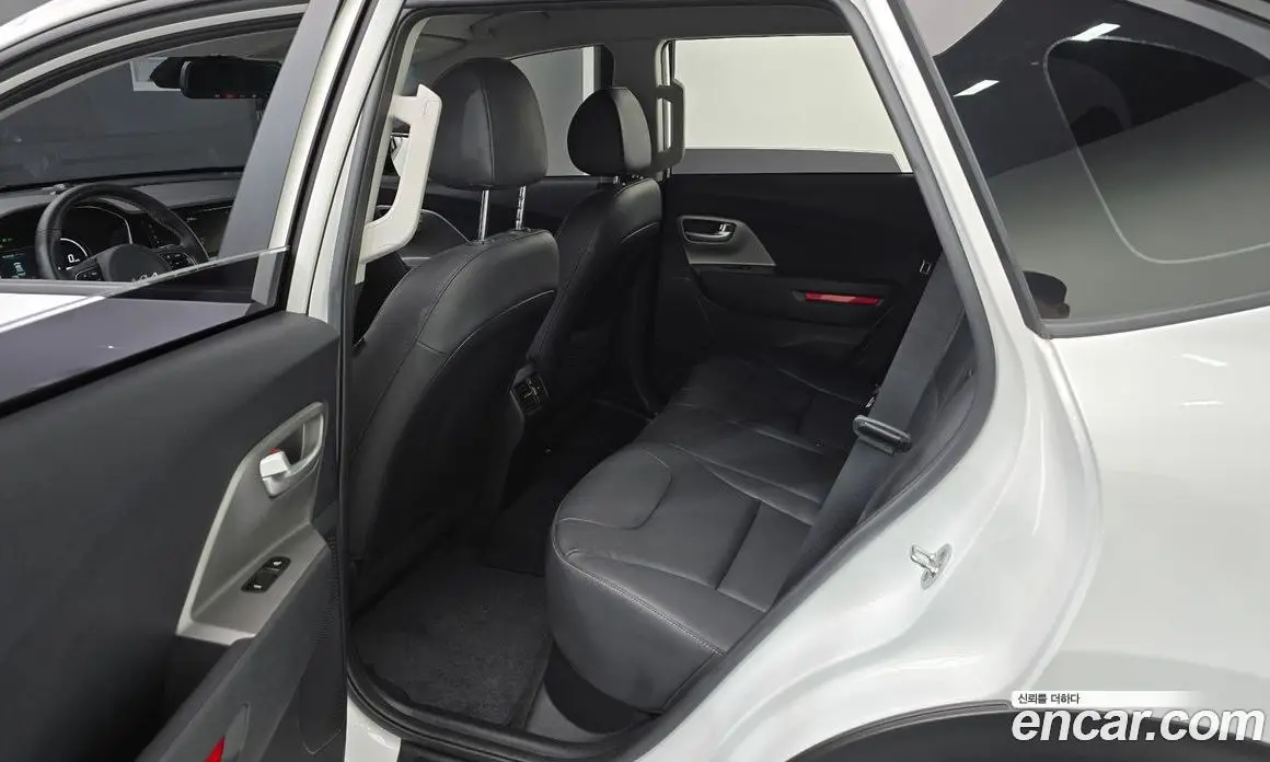 Kia Niro 2022 0.2 автомат (гидро), фото 11