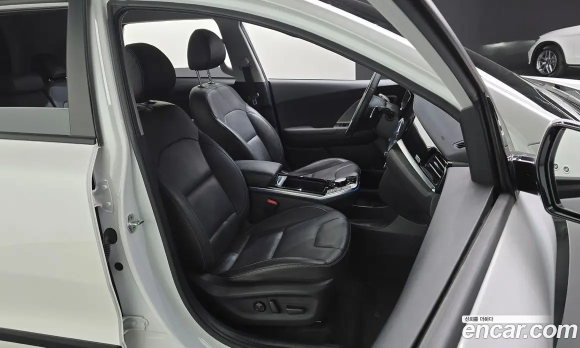Kia Niro 2022 0.2 автомат (гидро), фото 12