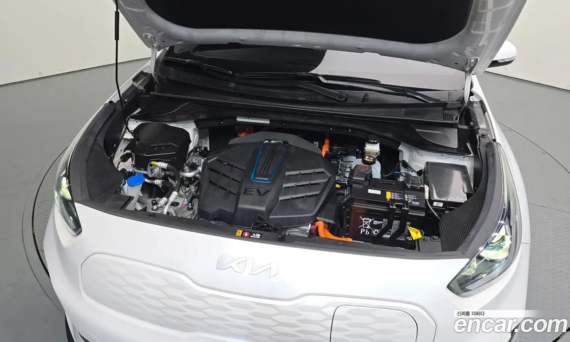 Kia Niro 2022 0.2 автомат (гидро), фото 6
