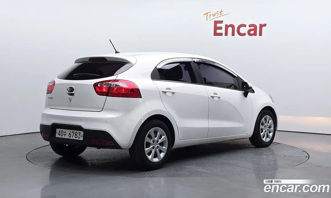 Kia Pride 2012 1.4 автомат (гидро), фото 1 Kia Pride 2012 1.4 автомат (гидро), фото 1