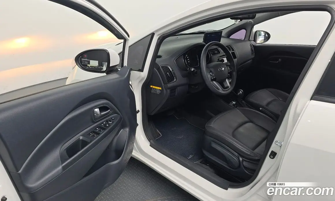 Kia Pride 2012 1.4 автомат (гидро), фото 12 Kia Pride 2012 1.4 автомат (гидро), фото 12