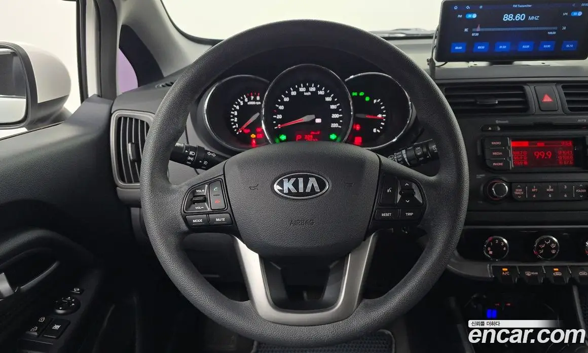 Kia Pride 2012 1.4 автомат (гидро), фото 18 Kia Pride 2012 1.4 автомат (гидро), фото 18