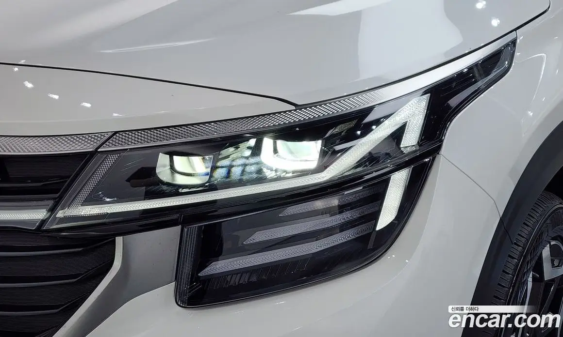 Kia Seltos 2023 1.6 автомат (гидро), фото 8 Kia Seltos 2023 1.6 автомат (гидро), фото 8