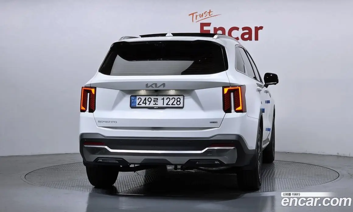 Kia Sorento 2024 1.6 автомат (гидро), фото 4 Kia Sorento 2024 1.6 автомат (гидро), фото 4