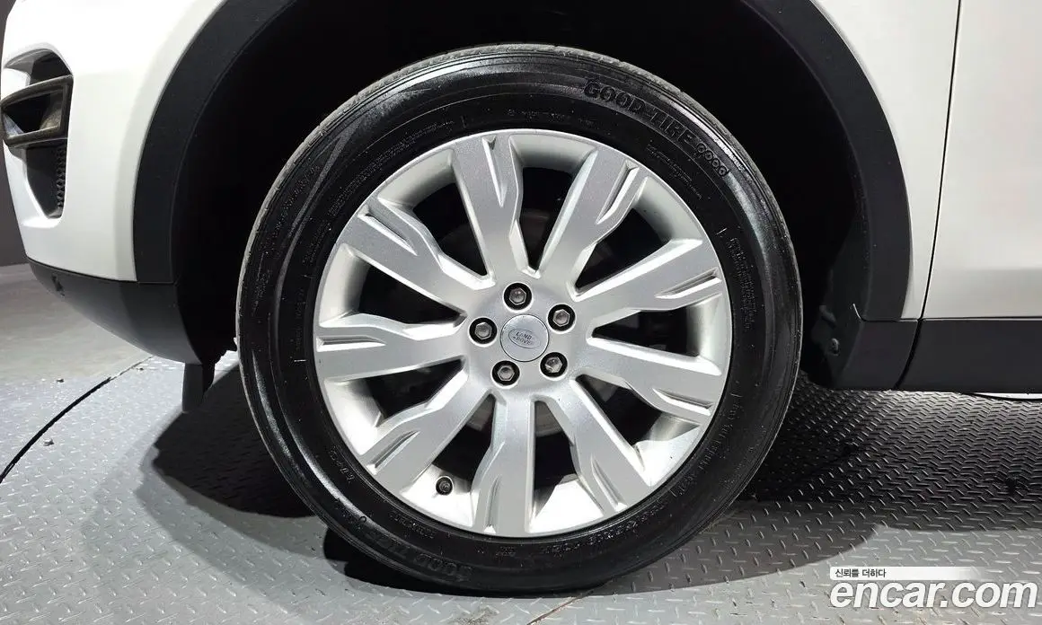 Land Rover Discovery Sport 2015 2.2 автомат (гидро), фото 5