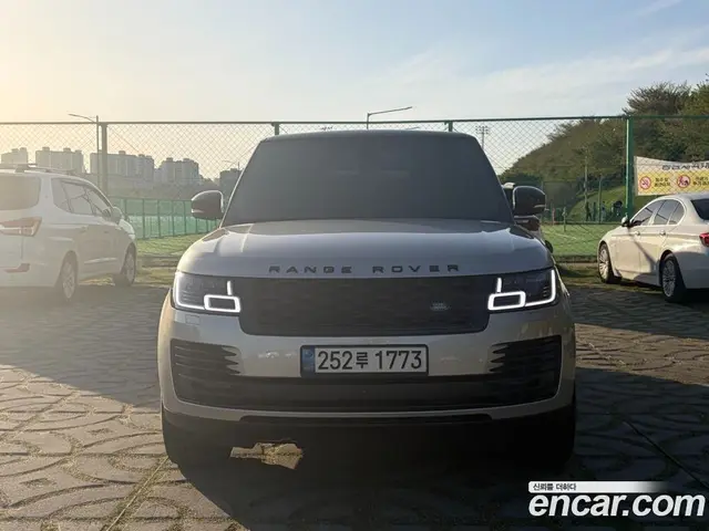 Land Rover Range Rover 2018 4.4 автомат (гидро), миниатюра 1 Land Rover Range Rover 2018 4.4 автомат (гидро), миниатюра 1