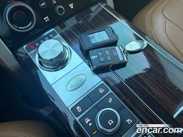 Land Rover Range Rover 2018 4.4 автомат (гидро), миниатюра 9 Land Rover Range Rover 2018 4.4 автомат (гидро), миниатюра 9