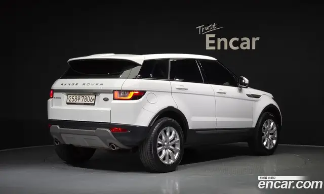Land Rover Range Rover Evoque 2017 2.0 автомат (гидро), миниатюра 2 Land Rover Range Rover Evoque 2017 2.0 автомат (гидро), миниатюра 2