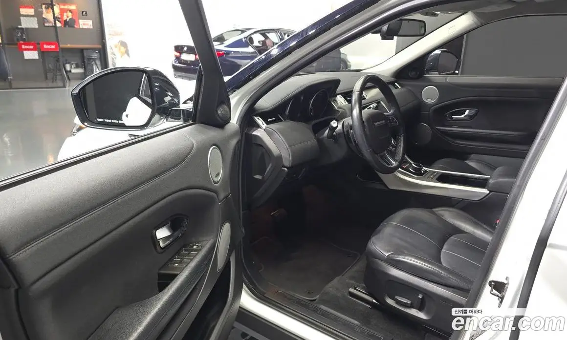 Land Rover Range Rover Evoque 2017 2.0 автомат (гидро), фото 13 Land Rover Range Rover Evoque 2017 2.0 автомат (гидро), фото 13