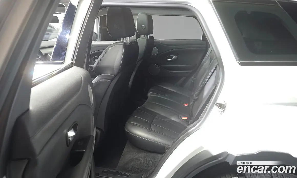 Land Rover Range Rover Evoque 2017 2.0 автомат (гидро), фото 17 Land Rover Range Rover Evoque 2017 2.0 автомат (гидро), фото 17