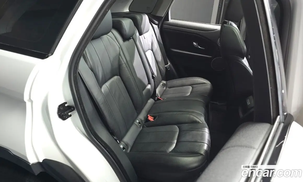Land Rover Range Rover Evoque 2017 2.0 автомат (гидро), фото 18 Land Rover Range Rover Evoque 2017 2.0 автомат (гидро), фото 18